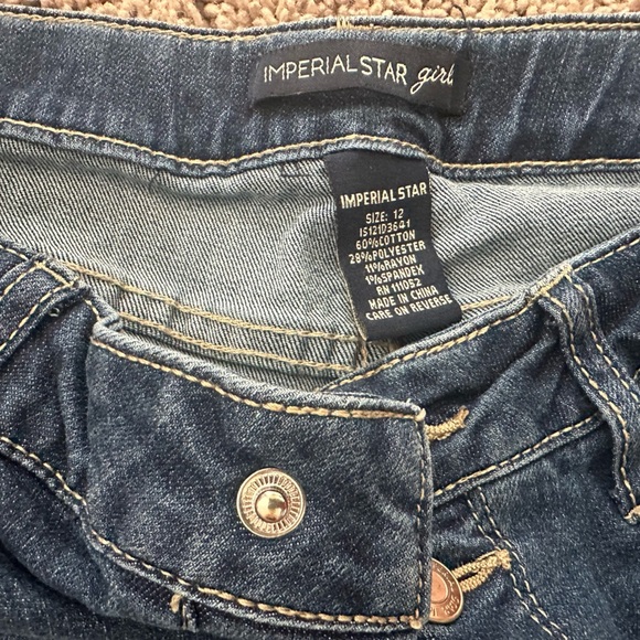 Denim shorts. - Picture 2 of 3